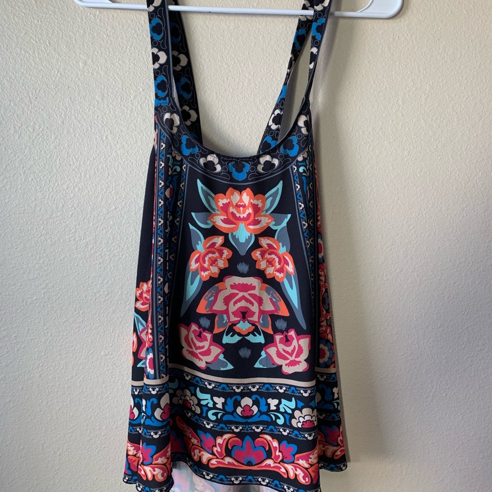 Francesca’s cross back flowy tank